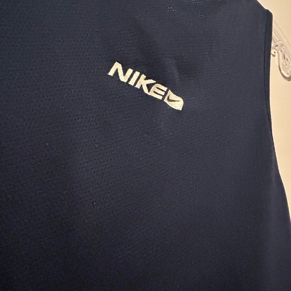 Vintage Nike Tank Tops - Picture 3 of 4